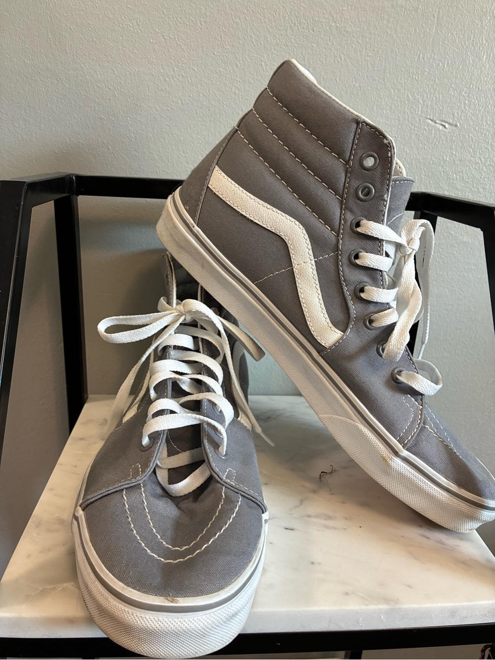 Vans SK8-Hi ankle shoe sneakers Grey and White Mens size 10.5 women’s size 12
